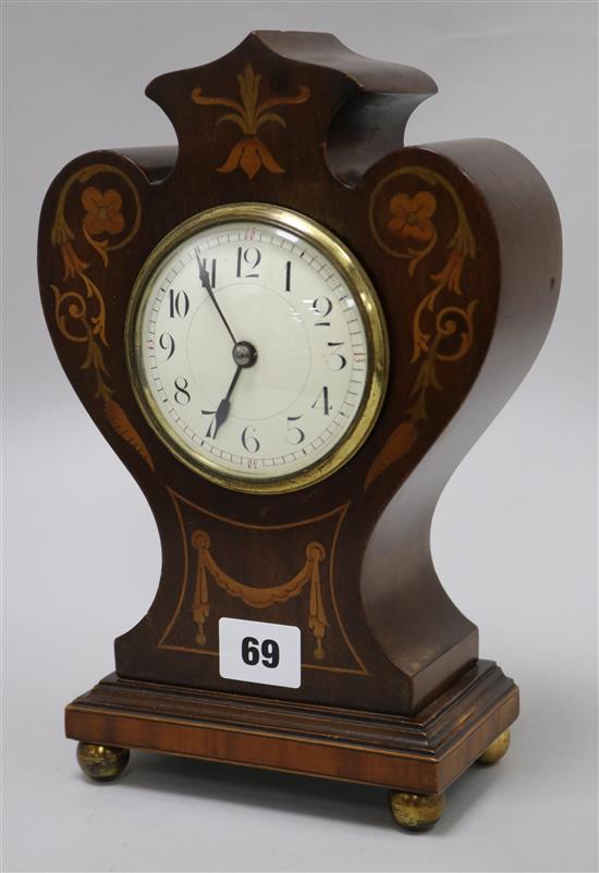 An Edwardian inlaid mahogany mantel timepiece, 26cm